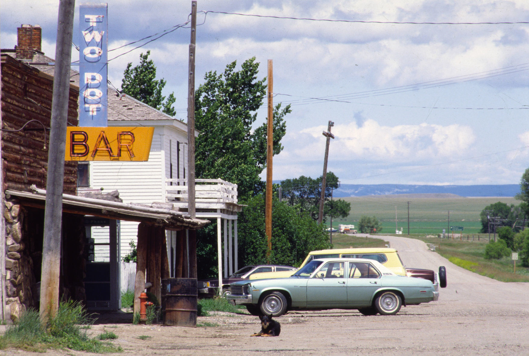 Two Dot Bar, Two Dot, 1983